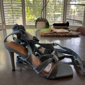 Shoe dazzle denim heels size 7.5